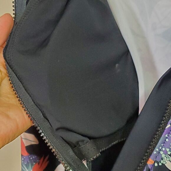 Womens Axesea Swimsuit Size 10 Black Floral Long Sleeve Rash Guard Padded Bust - Picture 8 of 8